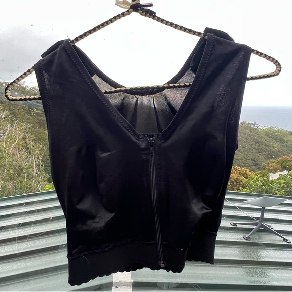 Morris designs Intimates & Sleepwear Zippered Bra Without Cups